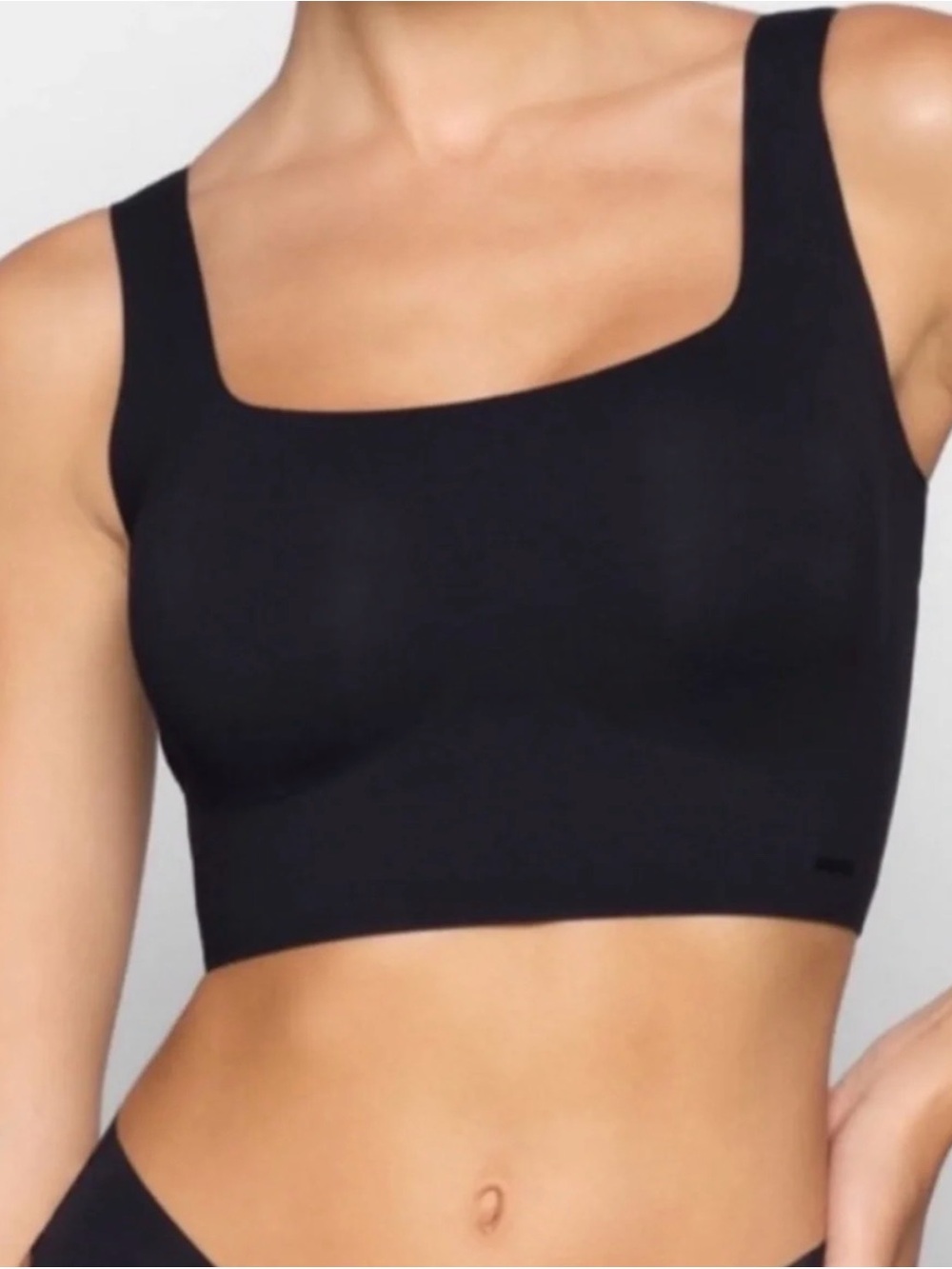 SKIMS naked sports bra’s